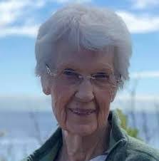 Ella Rand's Instagram, Twitter & Facebook