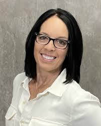 Sarah Hoefer's Instagram, Twitter & Facebook