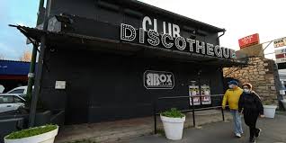 Auteur nous avons créé cette pétition pour espérer la réouverture de la boîte de nuit « le toy » à esquieze. Covid Le Malaise Des Exploitants De Discotheques Toujours Prives De Reouverture