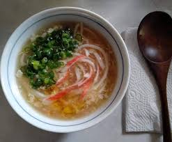 Resepi mee sup telur 2 biji bawang putih ( di cincang ) mee kuning air garam dan gula 1 biji telur ayam ( di potong halus ) sawi. Resepi Sup Telur