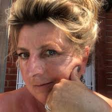 Elly Dobson (@elly.dobson.7) • Facebook, Connect with friends