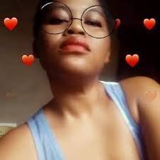 Sebastian's obsession with Emelia in VIVIR DE AMOR