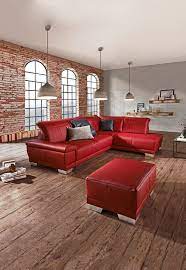 Die Stilvolle Wohnlandschaft Von Xora In Knalligem Rot Wird Der Neue Mittelpunkt In Eurem Geschmackvollen Zuha Rote Couch Wohnzimmer Farbschema Rote Wohnzimmer