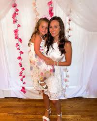 the prettiest flower girl🌸🩷