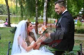 Programe specializate de kinetoterapie ( gimnastica medicala ). Foto Exclusiv Imagini De La Nunta Secreta La Care Ilie Dumitrescu A Fost Socru Mare Baiatul Fostului Fotbalist S A Casatorit Cu Alexandra Iar Barbatii Familiei Au Realizat Impreuna O Poza De