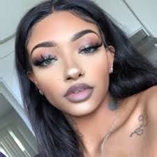 Sarah Dahms's Instagram, Twitter & Facebook