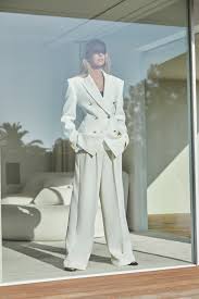 See full list on en.wikipedia.org Dundas Resort 2022 Collection Vogue
