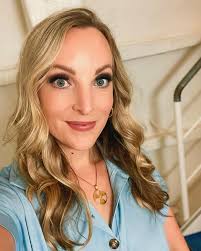 Post-show glam! A stark contrast from my normal yoga pants and messy hair  everyday look. I always feel good with my show hair and lashes. I don't  know why I don't glam