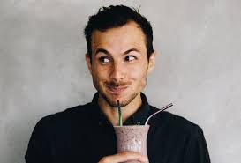 Edwin 'tuis' op verhoog, voor én agter kamera