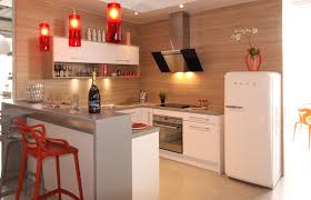 Cuisine Design Tendance Blanche Fabrimeuble Fabrication Francaise Refrigerateur Smeg Style Annee 50 Chaise Bar Mas Fabricant Cuisine Cuisines Design Cuisine