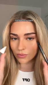 Lisa Standaert's Instagram, Twitter & Facebook