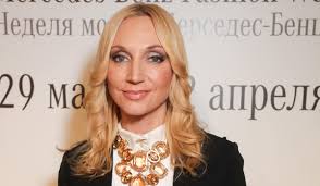 Kristina orbakaitė) — советская и российская эстрадная певица, актриса, дочь аллы пугачевой. Stanovitsya Pohozha Na Mamu Kristina Orbakajte Vyshla Na Krasnuyu Dorozhku V Derzkom Obraze