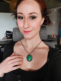 Who made wood pendants at Pegasus Leather in 1975?