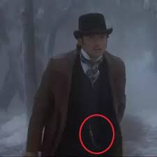 Christopher nolan's the prestige has just about everything i require in a movie about magicians, except. The Prestige 2006 Movie How Does Angier Know That The Object Tesla S Assistant Is Holding Is A Watch Quora
