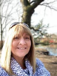 Janet Henshaw's Instagram, Twitter & Facebook