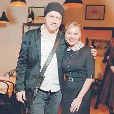 Yana Troyanova Rasstalas S Rezhisserom Vasiliem Sigarevym Zvezdy Womanhit Ru