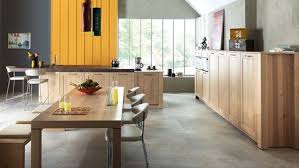 Cuisine Equipee En Bois Massif Avec Ilot Central Schmidt Cuisine Contemporaine Interieur Moderne De Cuisine Interieur De Cuisine