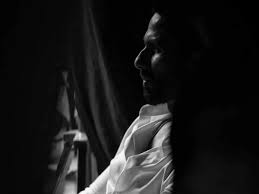 He was background dancer in Aishwarya Rai, Madhuri Dixit, Karisma Kapoor's films. Earned only Rs 1.5 lakh