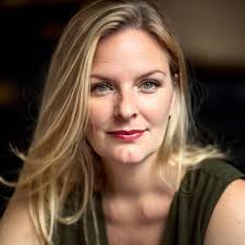 Is it normal for a newly planted David Austin rose to not show much growth  in zone 10a?