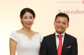 Không những thế, anh còn thương yêu chiều chuộng các em. Chan Dung Ä'áº¡i Gia Ä'á»©ng Sau Cuá»™c Sá»'ng Xa Hoa Cá»§a Ha Kiá»u Anh Sao