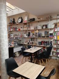 Spécialisés dans la pâtisserie, nous vendons des tartes aux framboises, des tartelettes, des tartes estivales à la crème… vous pouvez les accompagner avec du café ou du thé dans notre salon. Librairie Le Livre Gourmand A Carpentras Avis Et Photos D Un Local