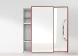 Ada beberapa jenis dan model lemari pakaian sliding yang bisa anda pilih sesuai dengan kebutuhan. Tips Memilih Desain Lemari Pakaian Pintu Geser Untuk Ruangan Kecil Rumah Asri Minimalis