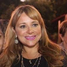 Flor Ayala's Instagram, Twitter & Facebook