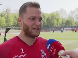 Benno Schmitz vom 1. FC Köln über den nächsten Gegner FC Augsburg, die  Suspendierung von Ondrej Duda, die Wichtigkeit von Jonas Hector und Salih  Özcan und den Kaffeejubel von Anthony Modeste.