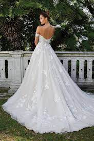 Moderne mädchen wählen zunehmend kurze oder kurze kleider für hochzeiten, weil sie viel bequemer sind als lange und oft denken sie daran, dass spitze und kurze länge an und für sich ihr bild leicht genug und offen machen. Brautkleid Im Prinzessschnitt Mit 3d Spitze Sweetheart Ausschnitt Offshoulder Tragern Tiefem Rucken Und Schleppe Von Justin Alexander Modell 88122 Heiraten Mit Braut De