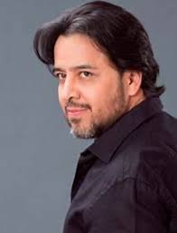 Que tristeza...Toto Vega,actor maravilloso,siempre orgulloso de su tierra  Santandereana,Toto fue de los más comprometidos con el medio,gran  conversador y talento a flor de piel. Adiós amigo.Mis más sentidas  condolencias a su familia. @