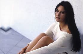 Полное имя — моника анна мария беллуччи (monica anna maria bellucci). 5 Urokov Zhenstvennosti Ot Moniki Belluchchi Zhenskij Zhurnal Zolotoj