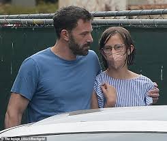 Aug 21, 2021 · ben and jen were out in hollywood, along with affleck's daughters, violet and seraphina, and j lo's kids, max and emme. Ben Affleck Plays Doting Dad As He Supports Daughter Violet 15 During Driving Lessons In Los Angeles Us Mail24