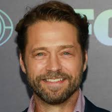 Watch Private Eyes · Season 4 Episode 7 · Under Par-essure Full Episode  Online