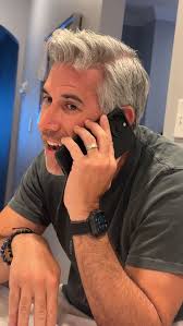 Who remembers the Sharper Image? . . . #mall #90s #nostalgia #shopping  #millennial #millennials #money