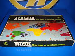 Juego de mesa risk años 70,de borras,tiene todos los dados,todas las car tas,80 fichas azules,77 amarillas,74 rojas,73 verdes. Juego Clasico Risk Vintage Anos 80 Risk Juegos Clasicos Juegos