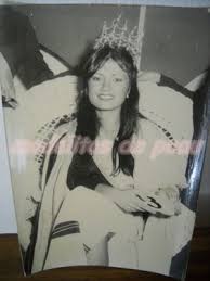 Paula chaves dio cátedra de estilo en redes. Modelitos De Paau Alejandra Schult Hoy La Mama De Paula Chaves Fue Hace 30 Anosla Reina Nacionalde La Flor Un Orgullo Lobense