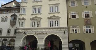 Jetzt die besten banken in seligenstadt finden. Greift Sebastian Kieser Fur Deutsche Bank Nach Der Alpenbank