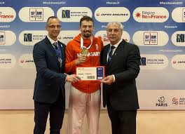 14+1 *női csapat bíró blanka janurik kinga. Karate Dr Meszaros Janos Elnok Tortenelmi Esely Harspataki Gabor Olimpiai Kvotaja Kultkocsma