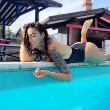 Emilie nef naf est née le 14 décembre 1987. Emilie Nef Naf S Feet Wikifeet