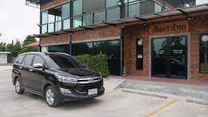 ร ว ว toyota innova crysta เป นรถยนต อเนกประสงค mpv เจอนเนอเรช นท 2 ท ทำตลาดในเม องไทย แม จะเป ดต วมาแล วกว าคร งป แต คร งน ผมอยากจะข บเ รถแต ง มอเตอร
