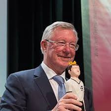 Aktuelle hintergrundinformationen und wissenswertes rund um das thema alex ferguson. Alex Ferguson Person Deutsche Akademie Fur Fussball Kultur