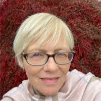 Lori Wisdom's Instagram, Twitter & Facebook