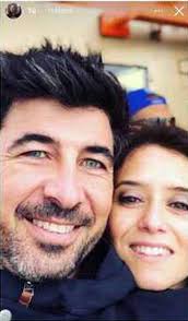 Jairo alonso garcia parra, studied biology at university of antioquia (2014). Jairo Alonso No Consigue Olvidar A Isabel Diaz Ayuso Los Recuerdos Junto A Ella A Los Que El Peluquero Se Aferra Informalia Es