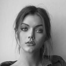 Daisy Gray's Instagram, Twitter & Facebook