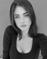 Ariel Serra - Free pics, galleries & more at Babepedia