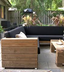 Entweder bauen sie für ihre schaukelcouch ein passendes gestell oder sie finden einen platz, wo sie das sitzmöbel direkt unter die decke hängen können. Sofa Selber Bauen Diy Gartenmobel Mobel Aus Paletten