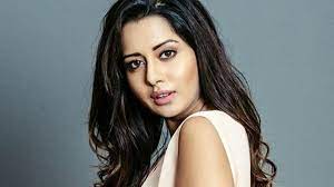 She was born in 1980s, in millennials generation. Kn92cder2ogwnm