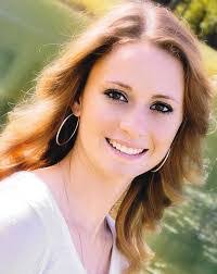 Jackie Coursey's Instagram, Twitter & Facebook