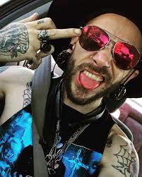 Christopher Lynch (@straightoutthetrailer) • Instagram photos and videos