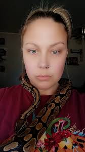 Went to the canadian breeder expo this weekend.. so many pretty snakes.  "You're too pretty to be a pet" is how I talked myself out of most.